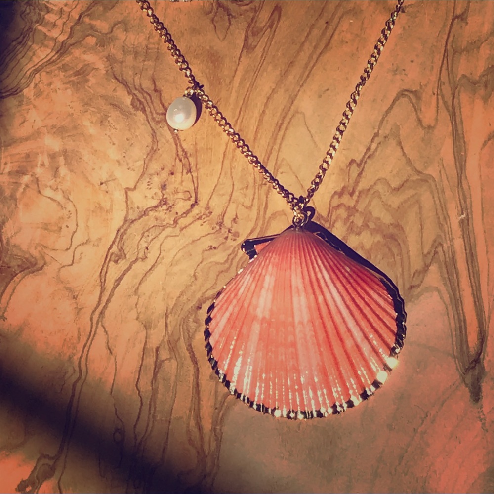 Gold plated seashell pearl necklace gold plated